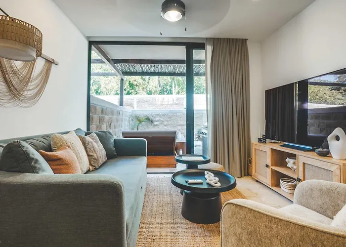 Luxury 2br Retreat With Private Pool & Apartamento *