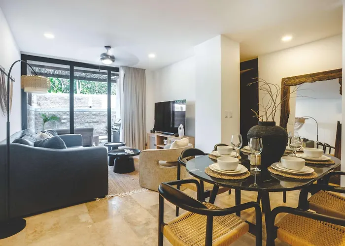 Luxury 2br Retreat With Private Pool &