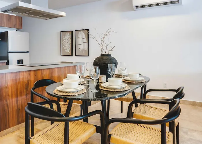 Luxury 2br Retreat With Private Pool &