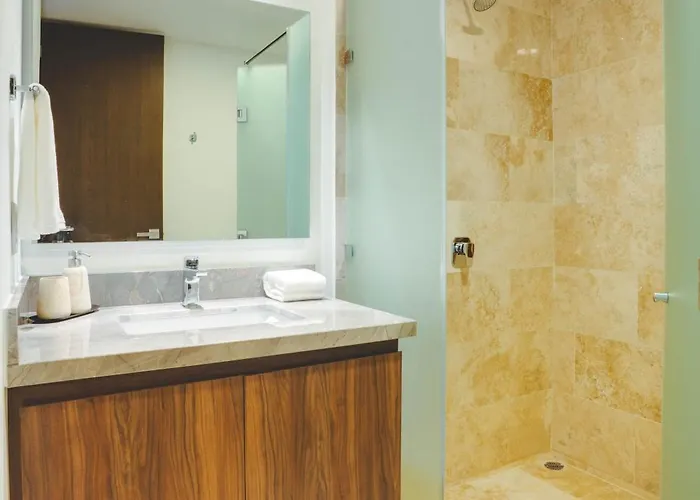 Luxury 2br Retreat With Private Pool &