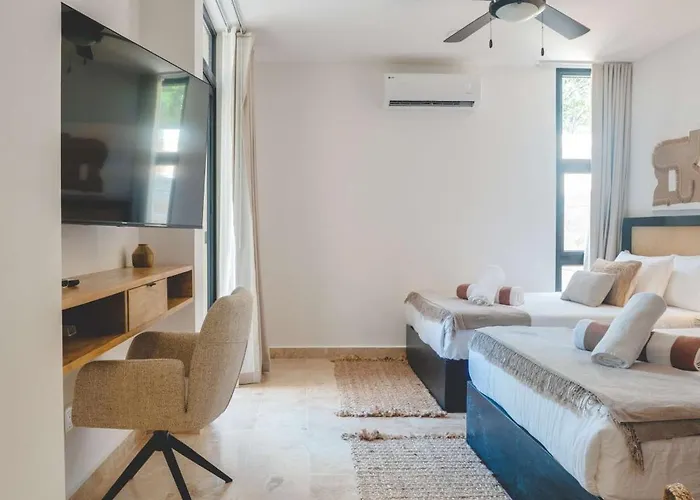 Luxury 2br Retreat With Private Pool & Apartamento